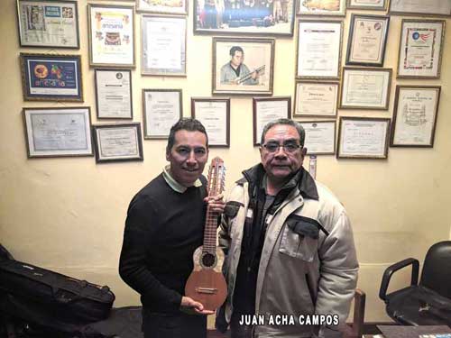 チャランゴ アチャ CHARANGO ACHA Profesional ケース付き